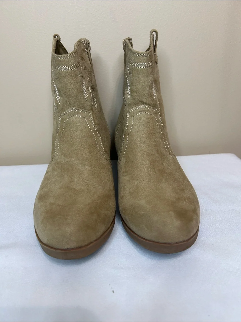 SO Tan Suede Western Ankle Boots with Embroidered Stitching